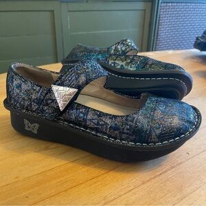 EUC Alegria Paloma PL-321 Metallic / Size 35